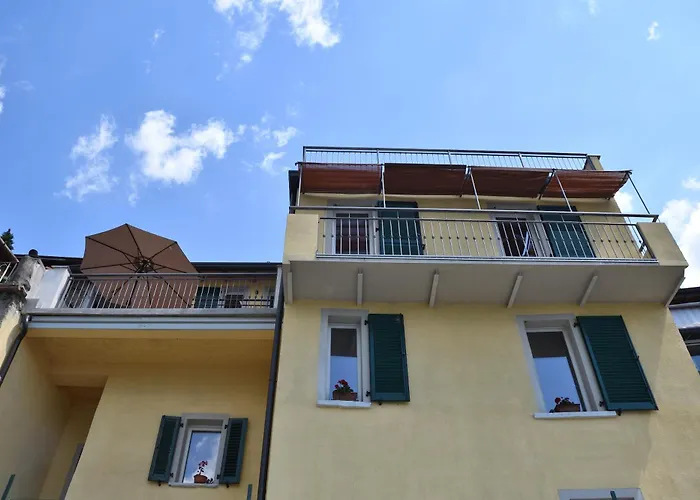 Casa Alba, Di * بْليفيو